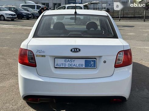 Kia Rio 2011 - фото 6