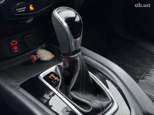 Nissan Rogue 2017 серый - фото 25