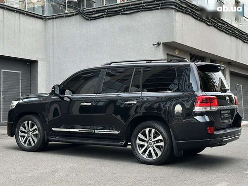Toyota Land Cruiser 2017 - фото 25