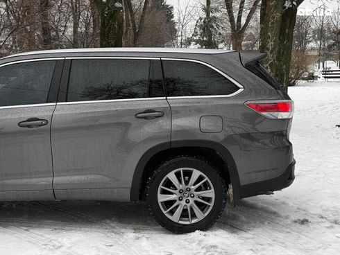 Toyota Highlander 2016 серый - фото 10