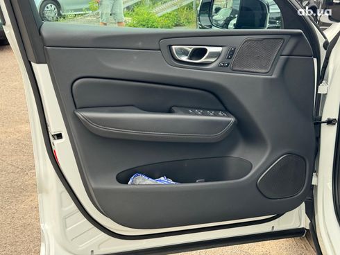 Volvo XC60 2023 белый - фото 20