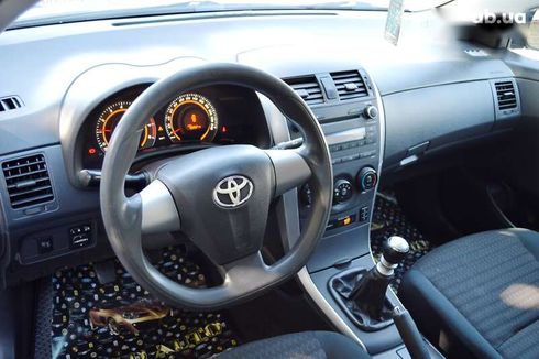 Toyota Corolla 2011 - фото 22