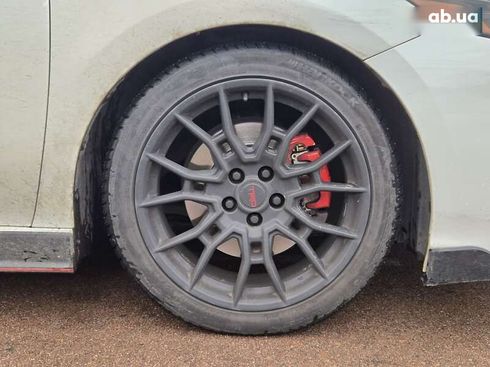 Toyota Camry 2021 - фото 17