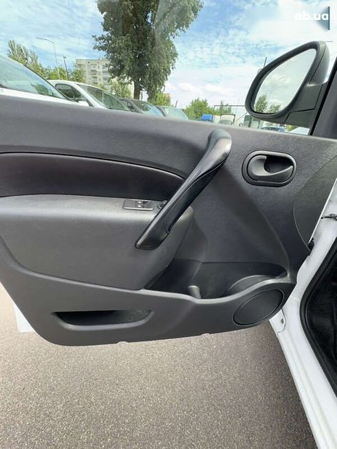 Renault Kangoo 2020 - фото 22