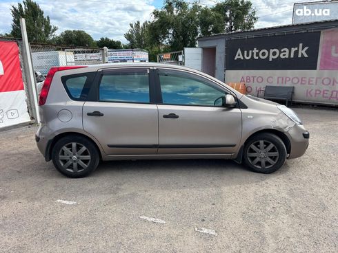 Nissan Note 2006 бежевый - фото 6