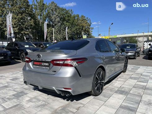 Toyota Camry 2020 - фото 12