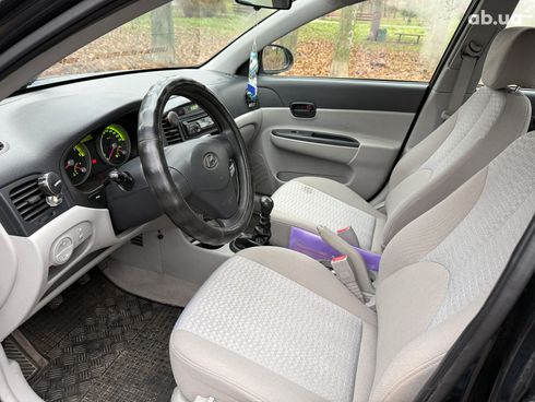 Hyundai Accent 2008 черный - фото 10