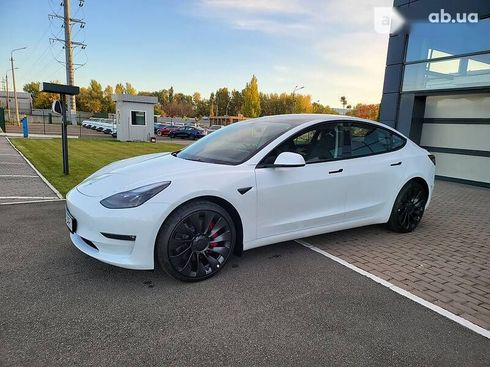 Tesla Model 3 2022 - фото 15