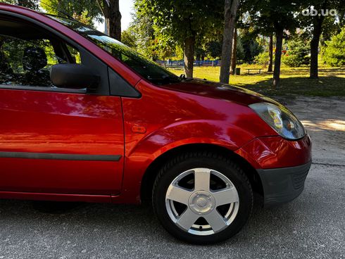Ford Fiesta 2007 красный - фото 14