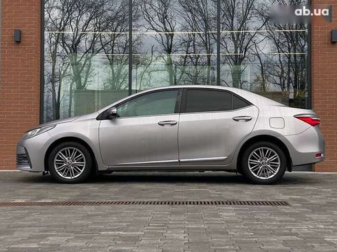Toyota Corolla 2017 - фото 9