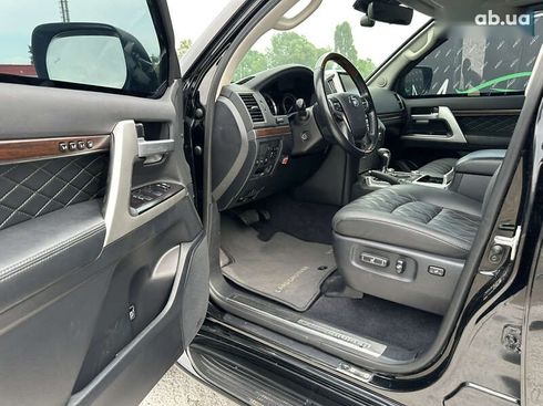 Toyota Land Cruiser 2017 - фото 6