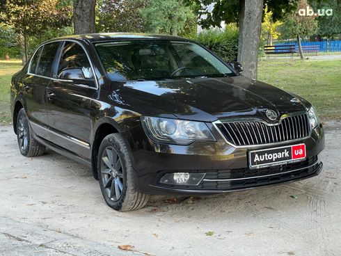 Skoda Superb 2014 коричневый - фото 5