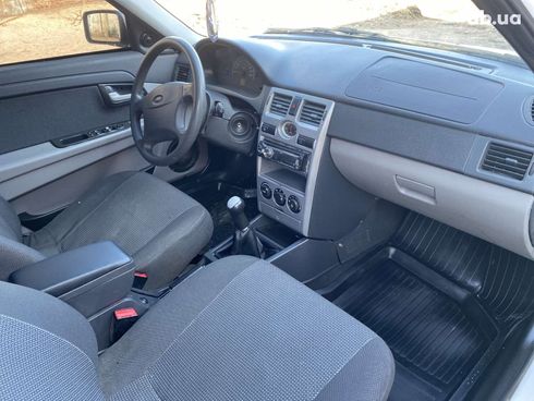 ВАЗ Priora 2010 белый - фото 3