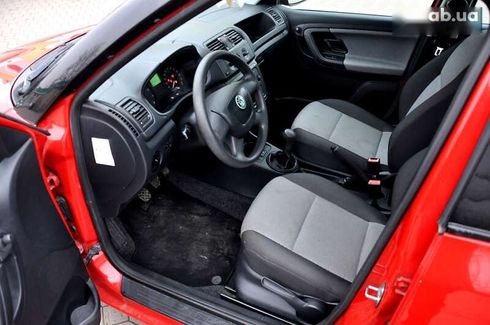 Skoda Fabia 2012 - фото 13