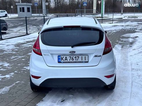Ford Fiesta 2011 - фото 12