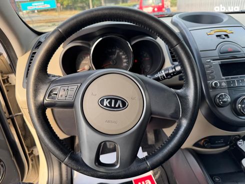 Kia Soul 2010 бежевый - фото 44