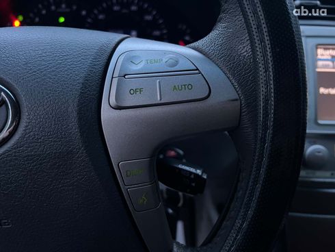 Toyota Camry 2010 белый - фото 67