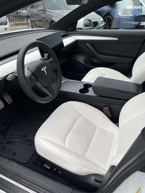 Tesla Model 3 2021 - фото 14