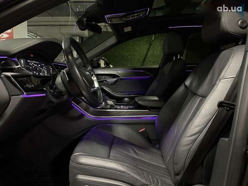Audi A8 2021 - фото 29