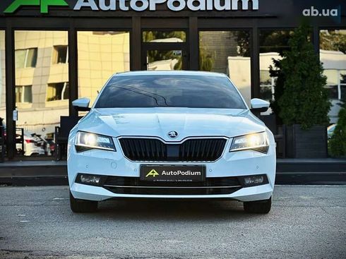 Skoda Superb 2019 - фото 2
