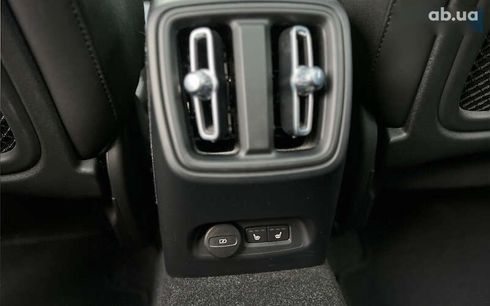 Volvo XC40 2022 - фото 15