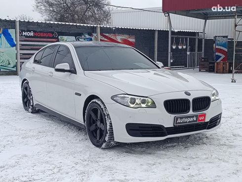 BMW 5 серия 2014 белый - фото 11