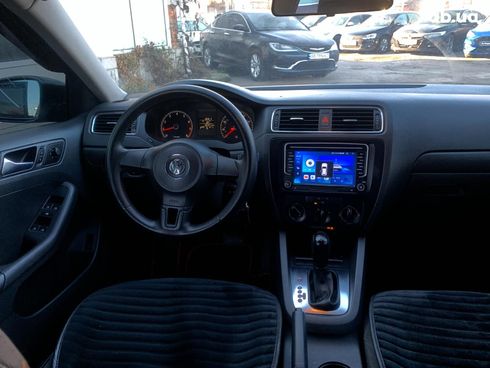 Volkswagen Jetta 2012 черный - фото 26