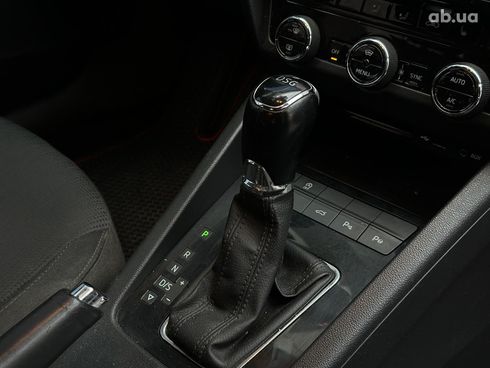 Skoda Octavia 2017 белый - фото 22