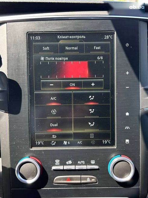 Renault Megane 2018 - фото 26