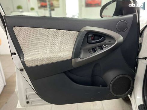 Toyota RAV4 2013 - фото 17