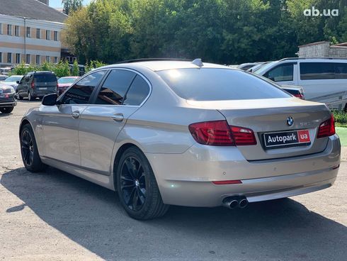 BMW 5 серия 2011 бежевый - фото 6