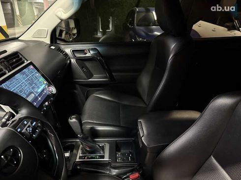 Toyota Land Cruiser Prado 2016 - фото 25