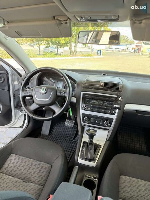 Skoda Octavia 2011 - фото 14