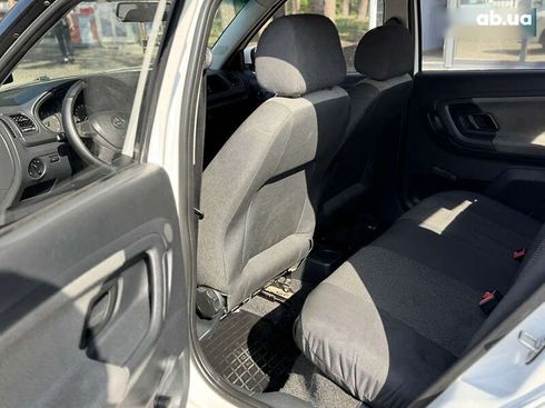 Skoda Fabia 2013 - фото 10