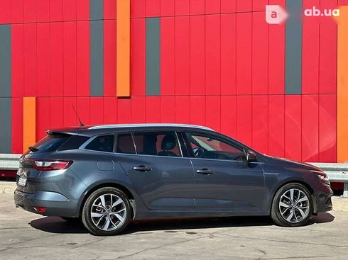 Renault Megane 2017 - фото 12