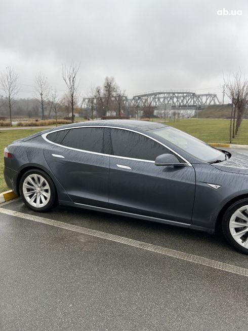 Tesla Model S 2016 серый - фото 6