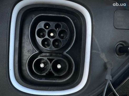 Hyundai Kona Electric 2021 - фото 18