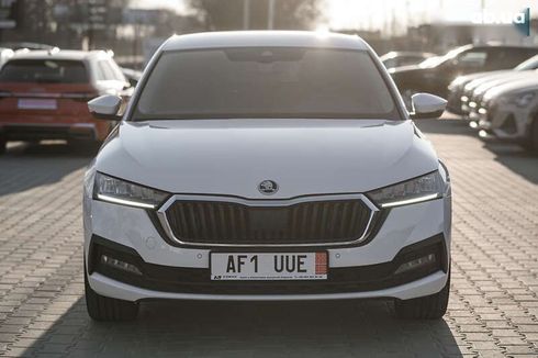 Skoda Octavia 2021 - фото 11