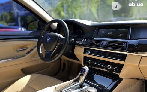 BMW 5 серия 2015 - фото 10