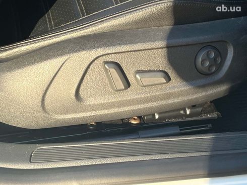 Volkswagen Passat CC 2009 белый - фото 17