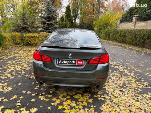 BMW 5 серия 2011 серый - фото 7
