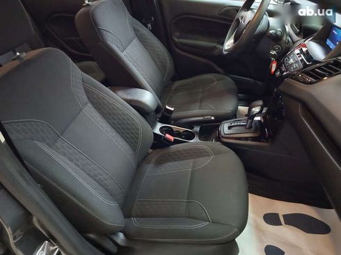 Ford Fiesta 2019 - фото 30