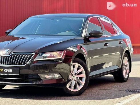 Skoda Superb 2018 - фото 20