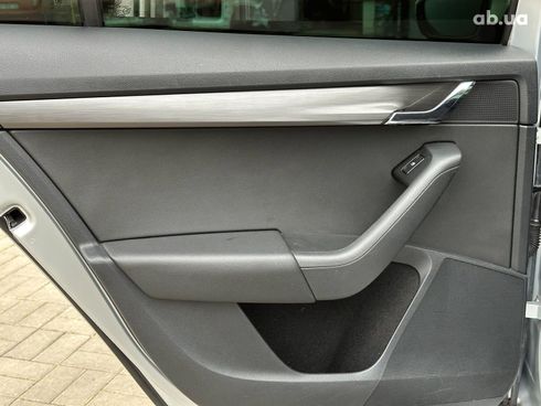 Skoda Octavia 2018 серый - фото 13