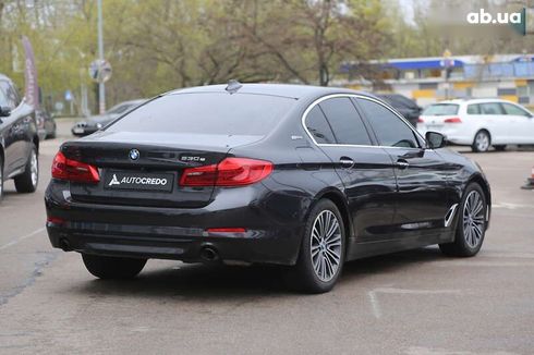 BMW 5 серия 2018 - фото 7