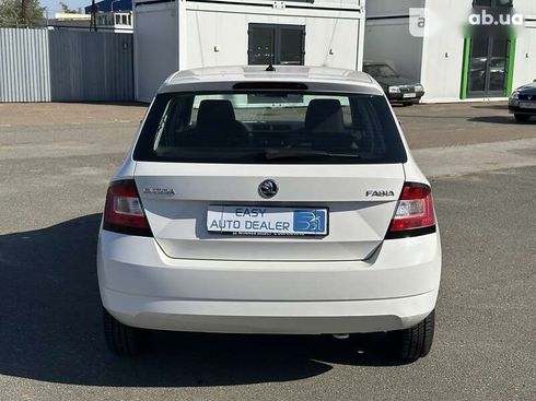 Skoda Fabia 2017 - фото 6