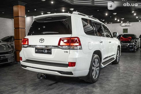 Toyota Land Cruiser 2017 - фото 6