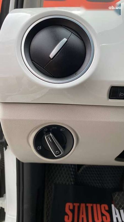 Volkswagen e-Up 2013 - фото 17