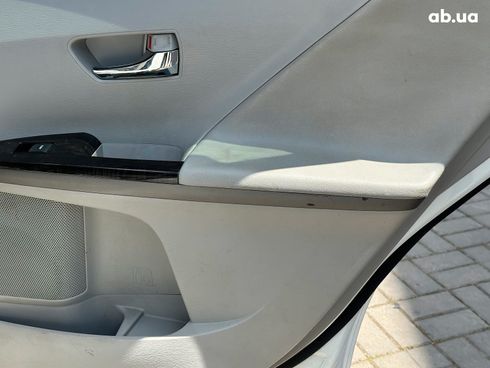 Toyota Venza 2012 белый - фото 19