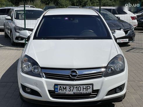 Opel Astra 2010 - фото 3